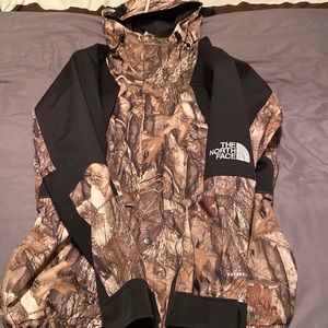 Worn once used NorthFace Jacket. Futurelight